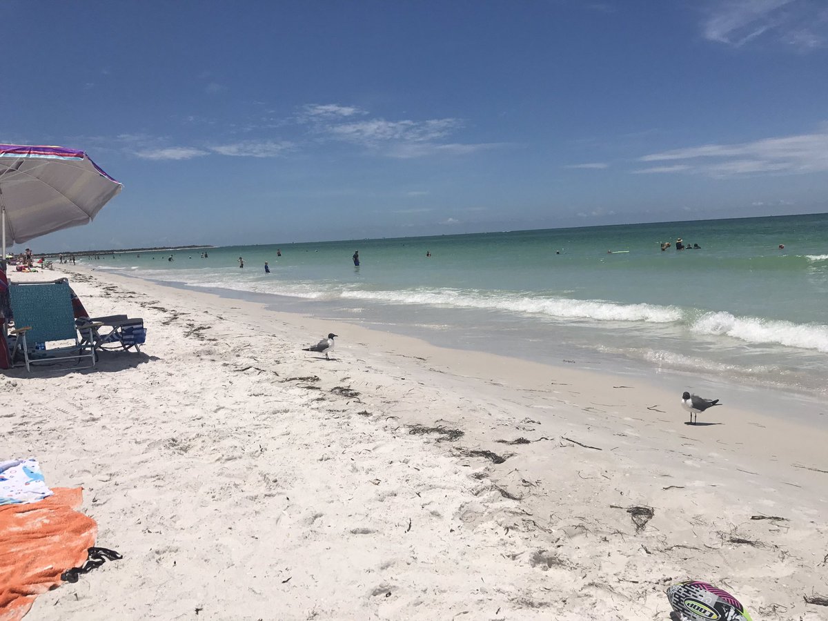 Momof3princess's tweet photo. @FloridaTop10 Awww wish I was sitting on the beach in Florida right now! We love the West Coast and the white sand beaches of the Gulf. The beaches of #PassAGrill #IndianShores and #MadeiraBeach all hold a special place in our hearts @VSPC https://t.co/CTLzWe2GjQ