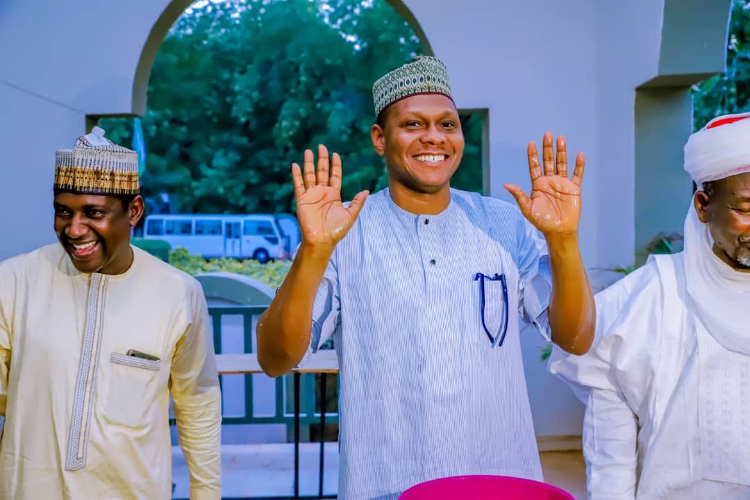 DrZSB's tweet photo. This week we visited religious and traditional rulers in Kebbi to solicit their support in creating awareness on #CoronaVirusNigeria. HRH Emir of Gwandu, Alh M Iliyasu Bashar and other role models emphasized the role of #handwashing in keeping  #COVID19 away from Nigeria. https://t.co/49hjHispjW