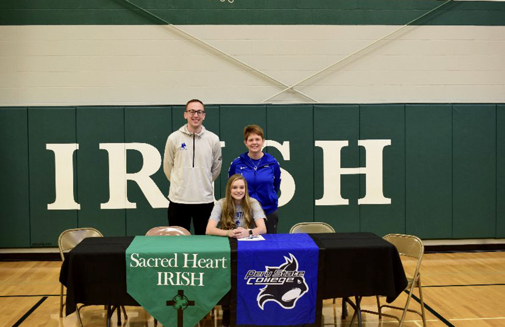 <a href="/PeruState/">Peru State College</a> <a href="/PSCWomenHoops/">Peru State WBB</a> signs <a href="/witt_mckenzie/">Mckenzie Witt</a> from Falls City Sacred Heart Irish! #ClawsOut #PeruState152 <a href="/rjalbury/">Joan Albury</a> <a href="/ian_holleran/">Ian Holleran</a> <a href="/ReaganKirkwood1/">Reagan Kirkwood</a> @Addyyysonn @BraxtonNytasia <a href="/amcontreras000/">MC</a> <a href="/mmcphillips5/">Maddy</a> <a href="/BellAdreal/">Adreal Bell</a> <a href="/_juliekmiller_/">Jules</a> <a href="/_dudaalcantara/">Maria Alcantara</a> <a href="/Daynaaa21/">Day🌻</a> <a href="/lilkriss3/">Kris</a>