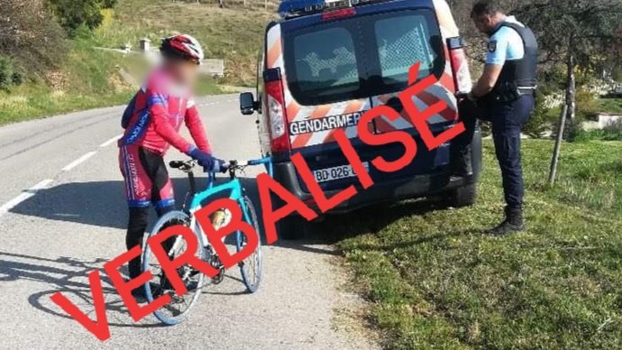 Gendarmerie de la Loire tweet media