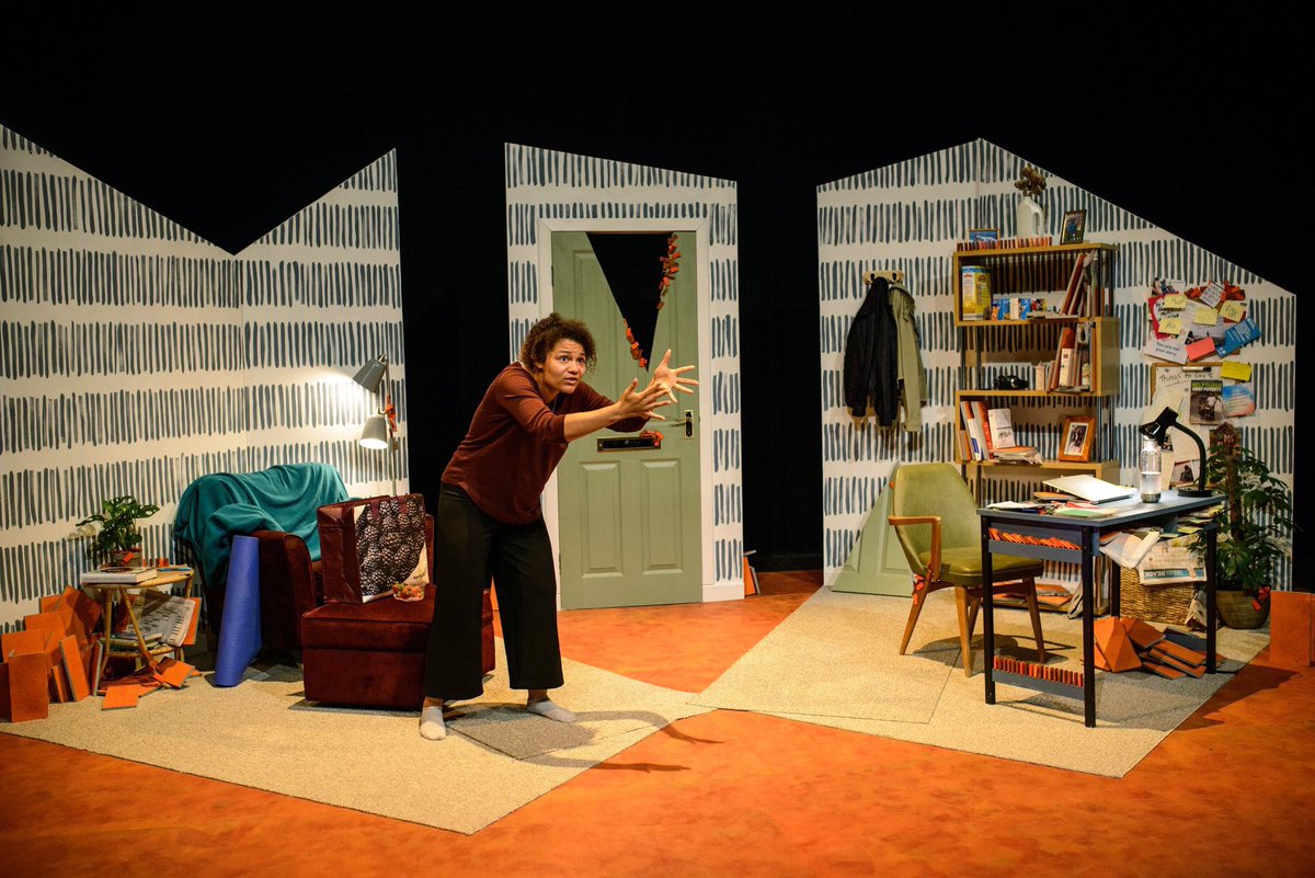 If anyone is interested in seeing our production of 2,000 stories email me in alix@beyondface.co.uk and I’ll send you a Dropbox link to our recording.