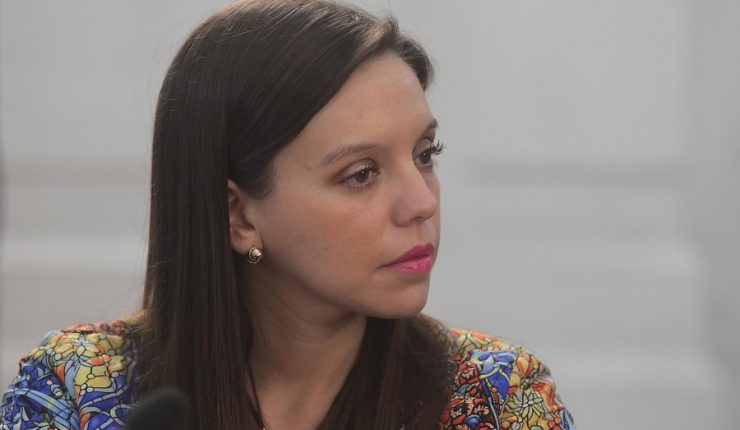 chvnoticias's tweet photo. Camila Flores emplaza al gobierno a decretar cuarentena nacional: “Lo primero es la vida de todos nuestros compatriotas” https://t.co/RhAcTfP731 https://t.co/iMGsXb0lYk
