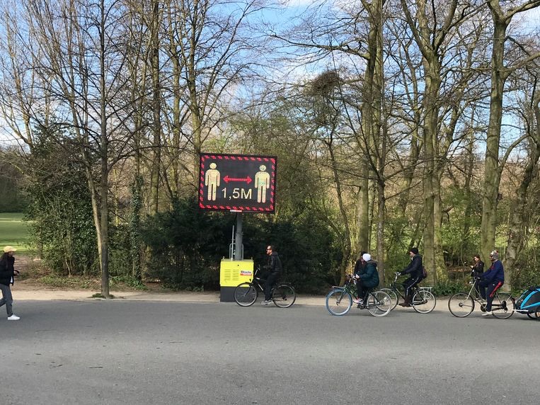 eljee59's tweet photo. ‘Mensen, waar zijn we mee bezig? Ga alsjeblieft niet bootcampen en yogaën in het Vondelpark’ https://t.co/Dq6xZGWUH2 via @parool https://t.co/jXvNC79VPZ