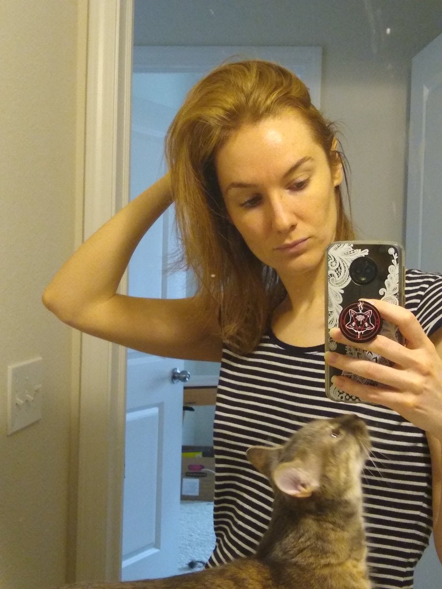 aaagatka's tweet photo. As upset as I am that my hair STILL turned out so red, I'm enjoying the little blonde highlights I find
#PreShowerPic #Caturday #photobomb https://t.co/UGXnvne4Ow