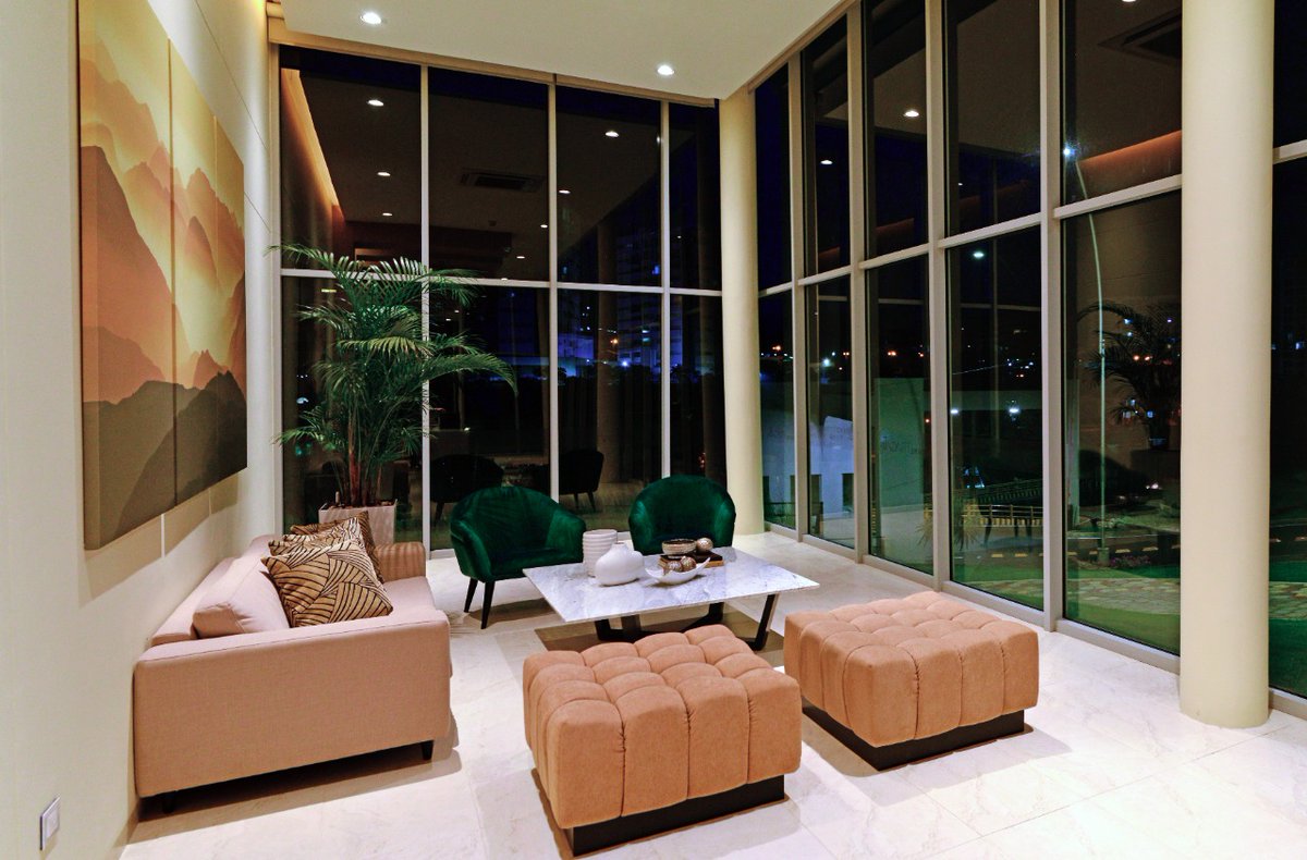vyvventas's tweet photo. La elegancia de este espectacular Lobby de recepción la encuentras solo en Torre #Fragatta 🏢 vive en el exclusivo sector #LaFloresta rodeado de un ambiente de confort y armonía 🌳🏞 https://t.co/VKCZ464J0r
#VentasVyV #ViviendasyValores #TorreFragatta #ClienteVyV #SoyVyV https://t.co/OHamnGbaQS