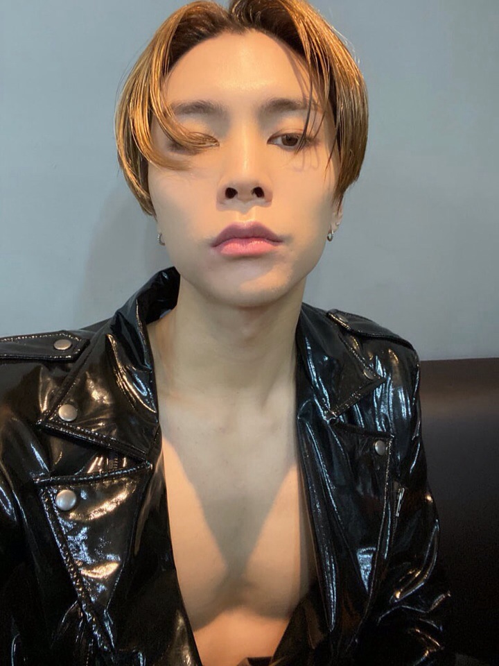 suuugrooob's tweet photo. @NCTsmtown_127  johnny, dear what is?!?!?!? 

#NCT127 #NCT127_KickIt #KickItWithNCT127 #NCTzens  #JOHNNY https://t.co/rPYHi2dARK