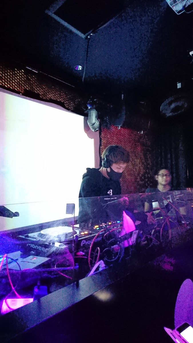 TranceLaser's tweet photo. YUKI HIGASH (@djuk_jp)
Play Now!!
#giraffeosaka
#tranaelaser
#keyfloor https://t.co/g7IRAyX4QS