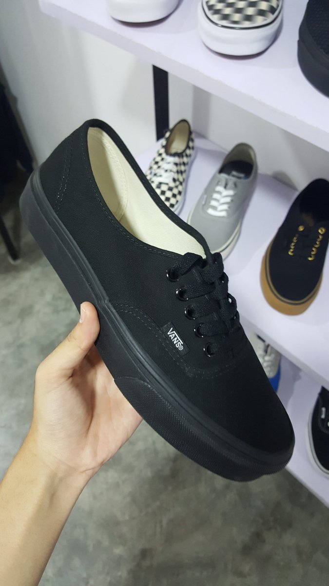 Sedang mencari jodoh, mungkin ada yang mau kasih mahar? 😁
 #BiroJomblo