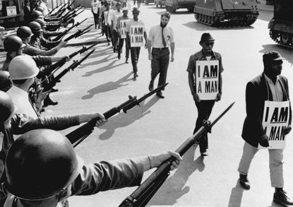 MattMurphSoc220's tweet photo. Powerful picture https://t.co/jEuzy2oMTz