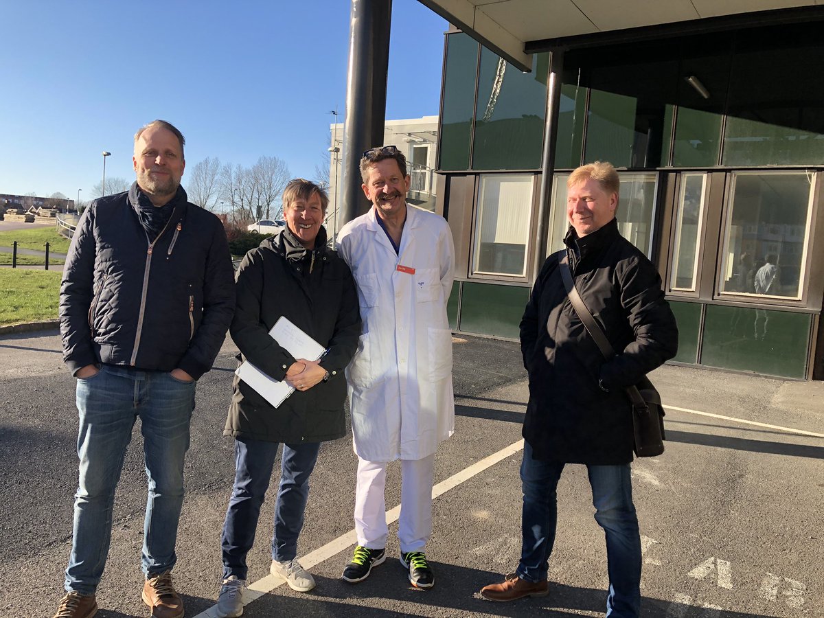 Nu händer det! Rekognoscering på plats på Östra Sjukhuset <a href="/sahlgrenska/">Sahlgrenska Universitetssjukhuset</a> tillsammans med <a href="/Forsvarsmakten/">Försvarsmakten</a> och <a href="/vgregion/">Västra Götalandsregionen</a> för att stämma av var Fältsjukhuset ska anläggas. #COVIDー19 @marinoverlakare