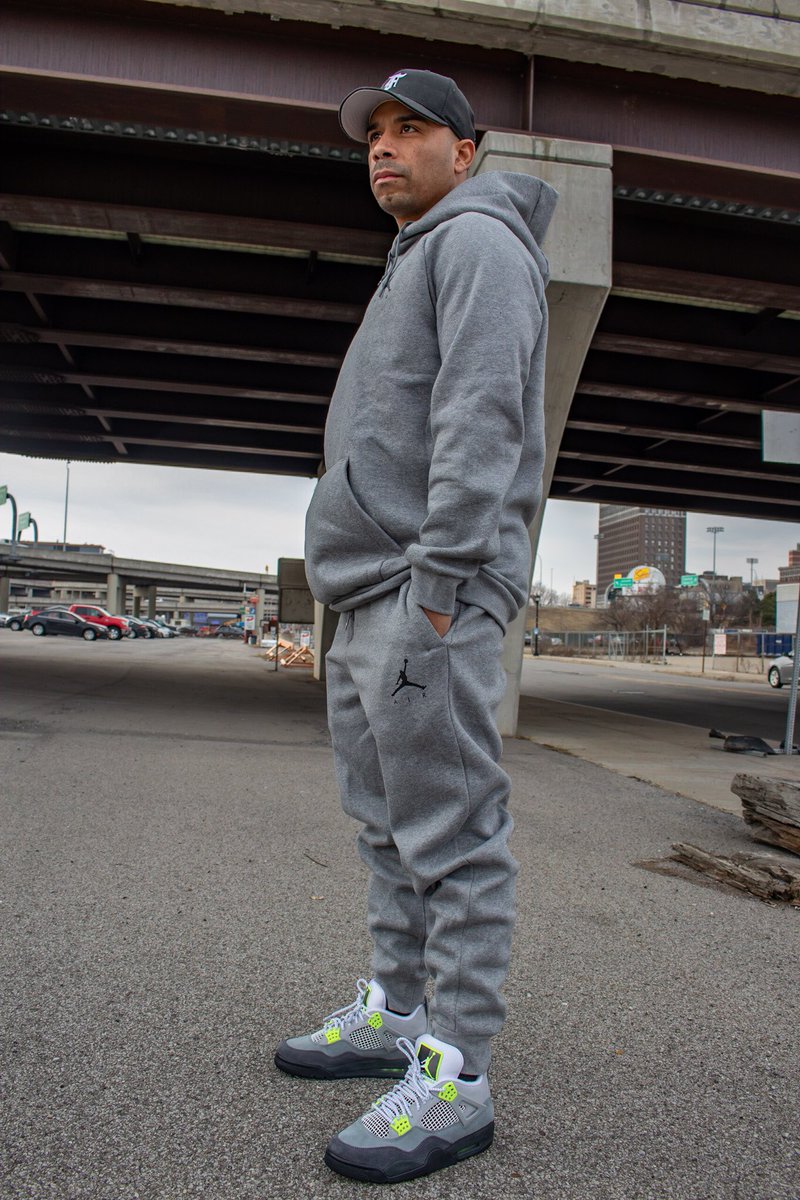 jordan 4 neon 95 outfit