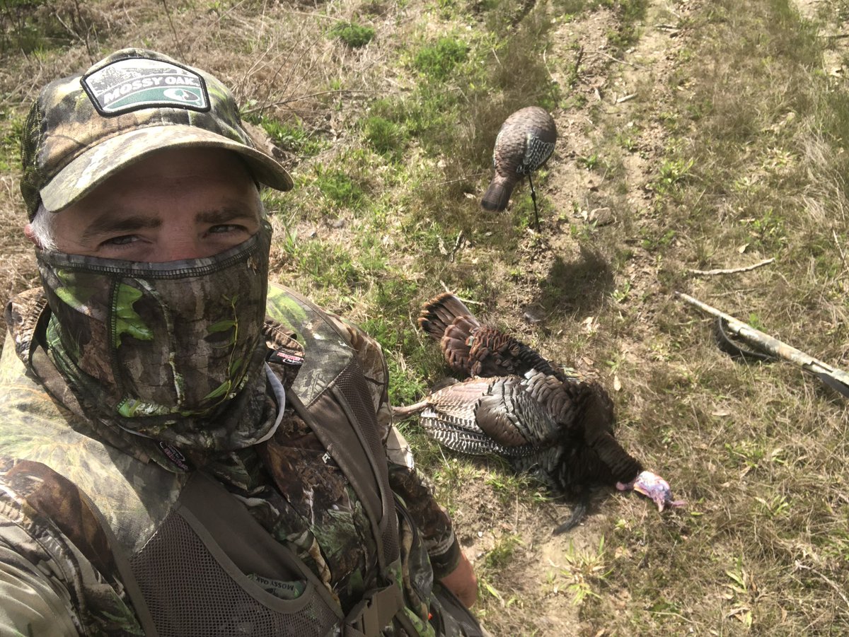 bledsoestephen's tweet photo. Great opening day! This bird was on fire mid morning. #SocialDistancing https://t.co/7XUgQRFORI
