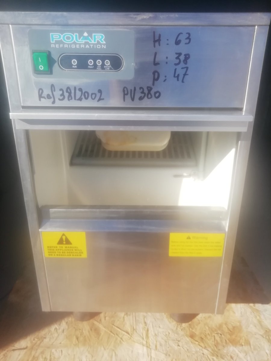 ConseilAg's tweet photo. Machine à glaçon POLAR 20 KG par 24h parfait état de fonctionnement et de propreté 380€ https://t.co/47A8HAhoux
