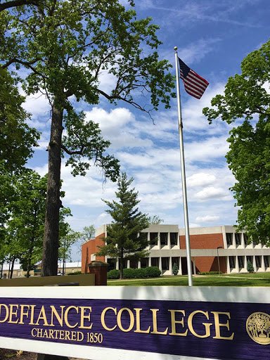 NoahKeifer's tweet photo. I am excited to announce that I will be continuing my academic and athletic career at Defiance College. I am very thankful for my family, my coaches/trainers, my teammates, and my friends. Excited to join the Swarm! @DC_Athletics @Defiance_BBall  💜💛 https://t.co/lxVOyrHIhM