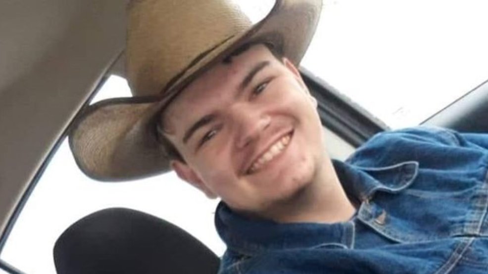 AVCNewsAlerts's tweet photo. The Guernsey Co. Sheriff is asking for assistance in locating missing 17 year old Jack E Roehrich. Jack left his home in Freeport OH around 7pm on Friday March 20th. He was going to look at the flood water, but has not been seen or heard from since.  https://t.co/drPn0HvrQd https://t.co/2XqInynWia