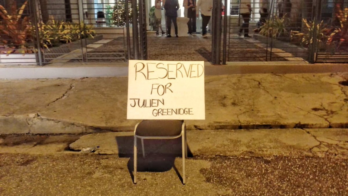 ladyleah19's tweet photo. "A picture paints 1000 words"
True to form, he said he not coming to our Christmas party if a parking space wasn't reserved for him. So myself, @Parriiss_D & #Lea ensured that he had exactly that. Gosh I miss my larger-than-life, cranky, miserable office buddy #RIPJulien #LSSLife https://t.co/8IXarFsnlx