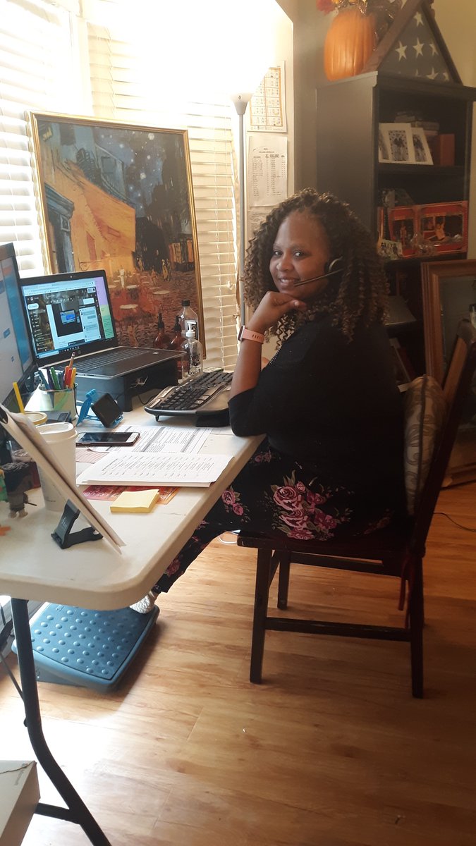 311 employee answering constituent calls