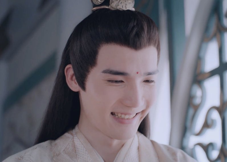 okay first of all, can we admire father jin zixuan's smile  this baby daddy is going to he a caramel carnation. carnations In general, represent fascination, distinction, and love. these flowers smell absolutely gorgeous and used in almost every floral perfume you purchase.