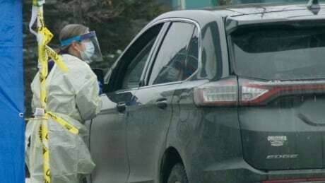 CBCCalgary's tweet photo. How Alberta has managed to do more COVID-19 tests than any other province https://t.co/lCjOicZmFz https://t.co/q8MHweWF15