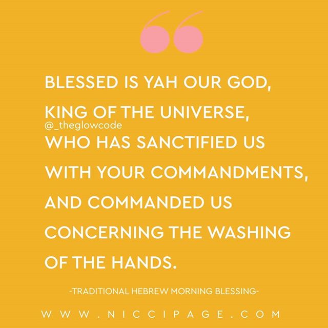 _theglowcode's tweet image. What&apos;s up #codequeens! My momma said, &quot;We BEEN washing our hands...What ya&apos;ll been doing?!?!?!?!?&quot;👀 👉🏾I&apos;mma just set this here as Exhibit A for the proposition that cleanliness and sanitary living is part of our culture.  We didn&apos;t just get that from our grandmothers... yes...it