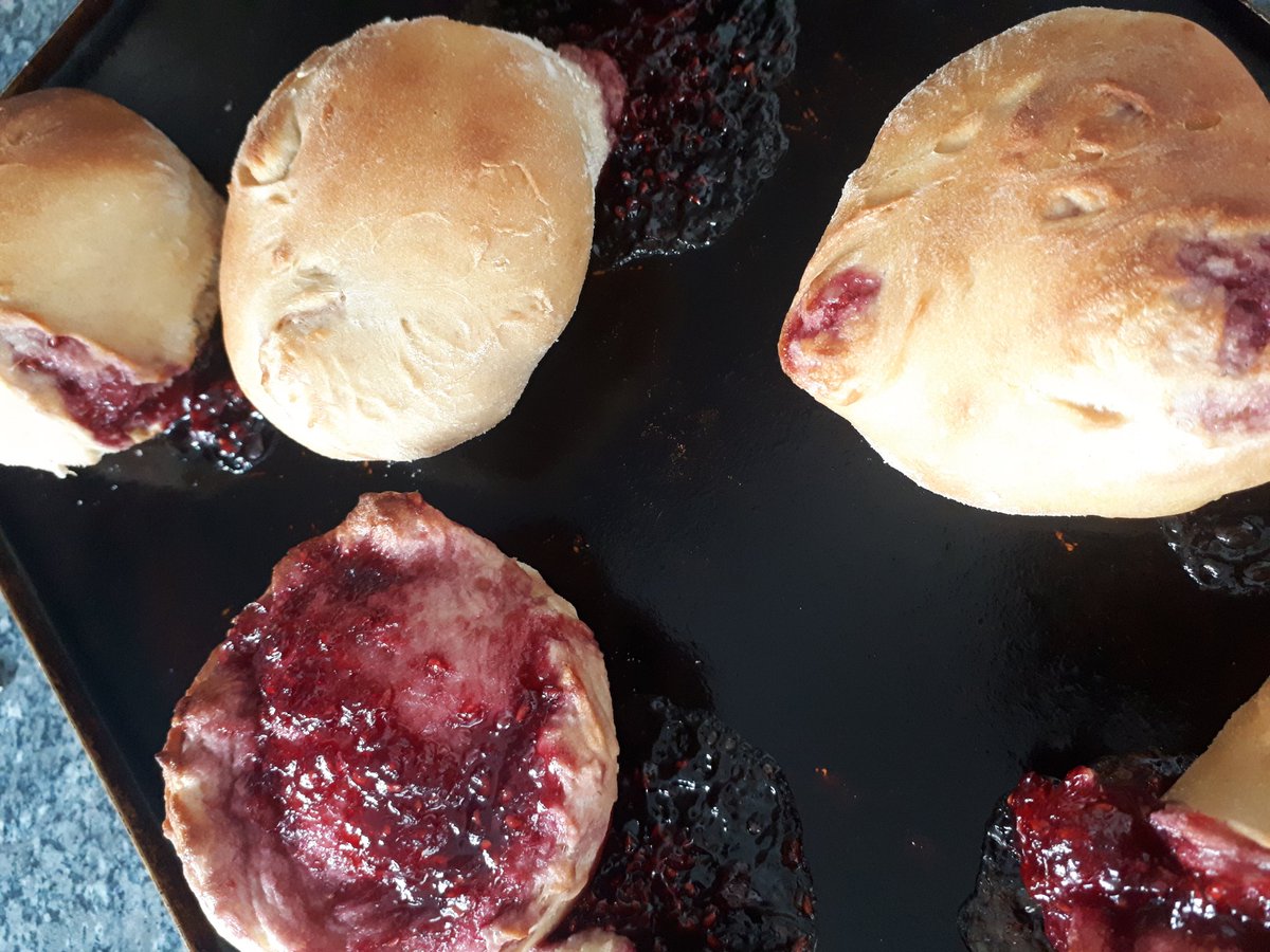 quirkyantiques's tweet image. Mum decided a bit of dough-kneading would be therapeutic! But her baked jam doughnuts are a definite fail😱 She should stick to bread! #bakingfail