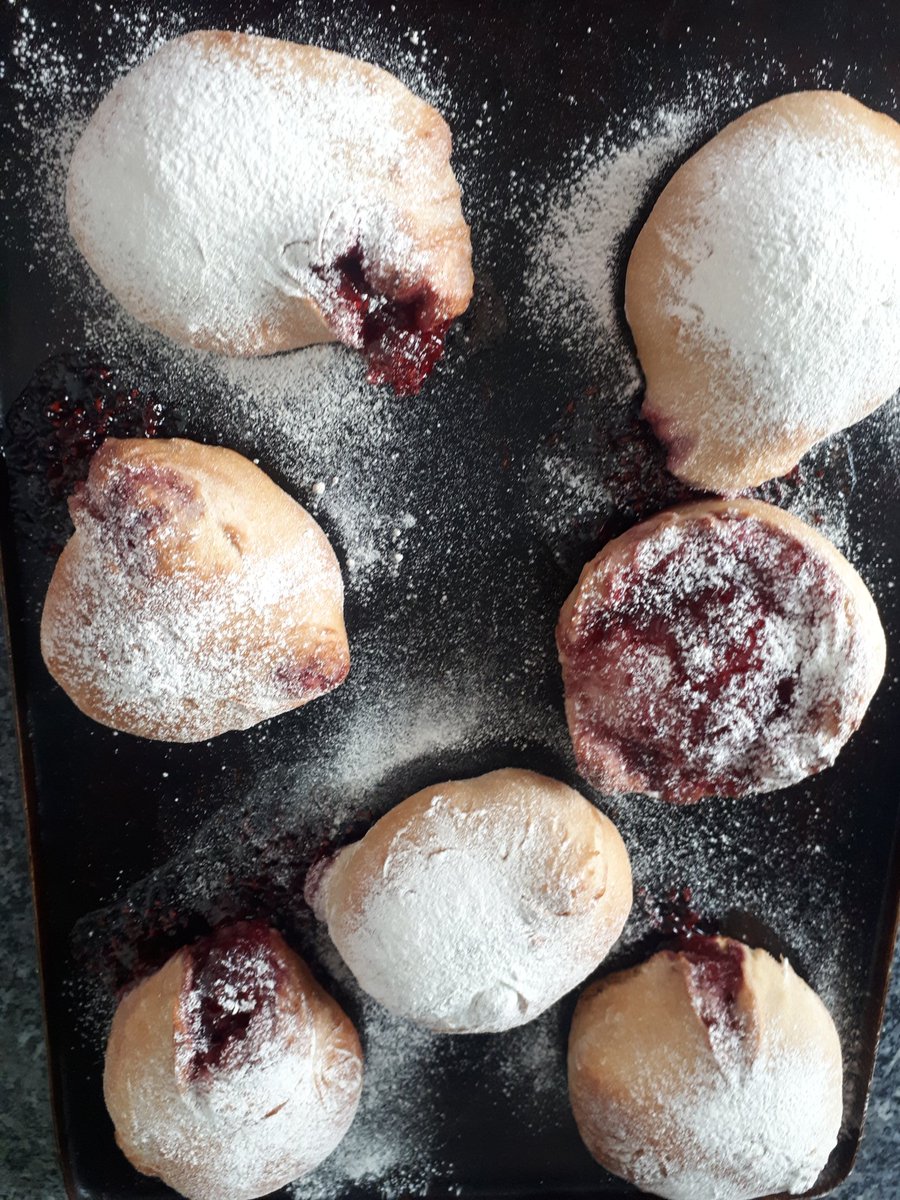 quirkyantiques's tweet image. Mum decided a bit of dough-kneading would be therapeutic! But her baked jam doughnuts are a definite fail😱 She should stick to bread! #bakingfail