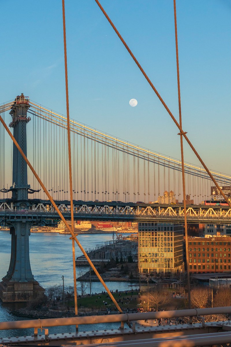 liliana_dorina's tweet image. New York
Moonlight
View From Broocklyn Bridge 
#NewYork #BroocklynBridge #travelphotography #march2020 
📷#PanasonicLumix 
Good Evening To All !!