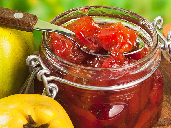 Слово мармелад происходит от французского marmelade, которое означает исключительно варенье из айвы.