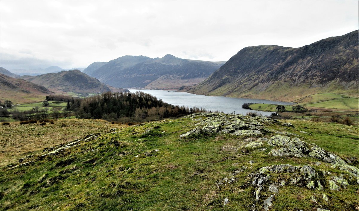 StanLeigh18's tweet photo. Today's walk at #CrummockWater featuring:-
-#Whiteside from #LanthwaiteGreen
-#RannerdaleKnotts #HighStileGroup #Mellbreak from #BrackenthwaiteHows
-#CrummockWater weir & #RiverCocker flowing to #Cockermouth
-#LadHows & #Grasmoor from #Cinderdale https://t.co/cGtcIztFeU
