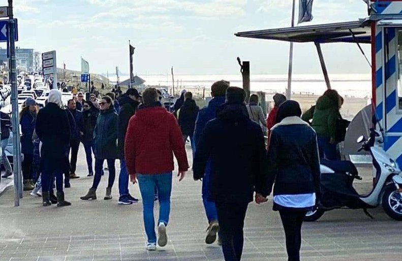 HenrietvdBerg's tweet photo. Deze idioten op Zandvoort en de Albert Cuyp bijvoorbeeld - gaan er voor zorgen dat er dan toch een lockdown komt. Waardoor echt alles naar de klote gaat 😡 #ikbenboos #blijfthuis https://t.co/dhoPHwz2A3