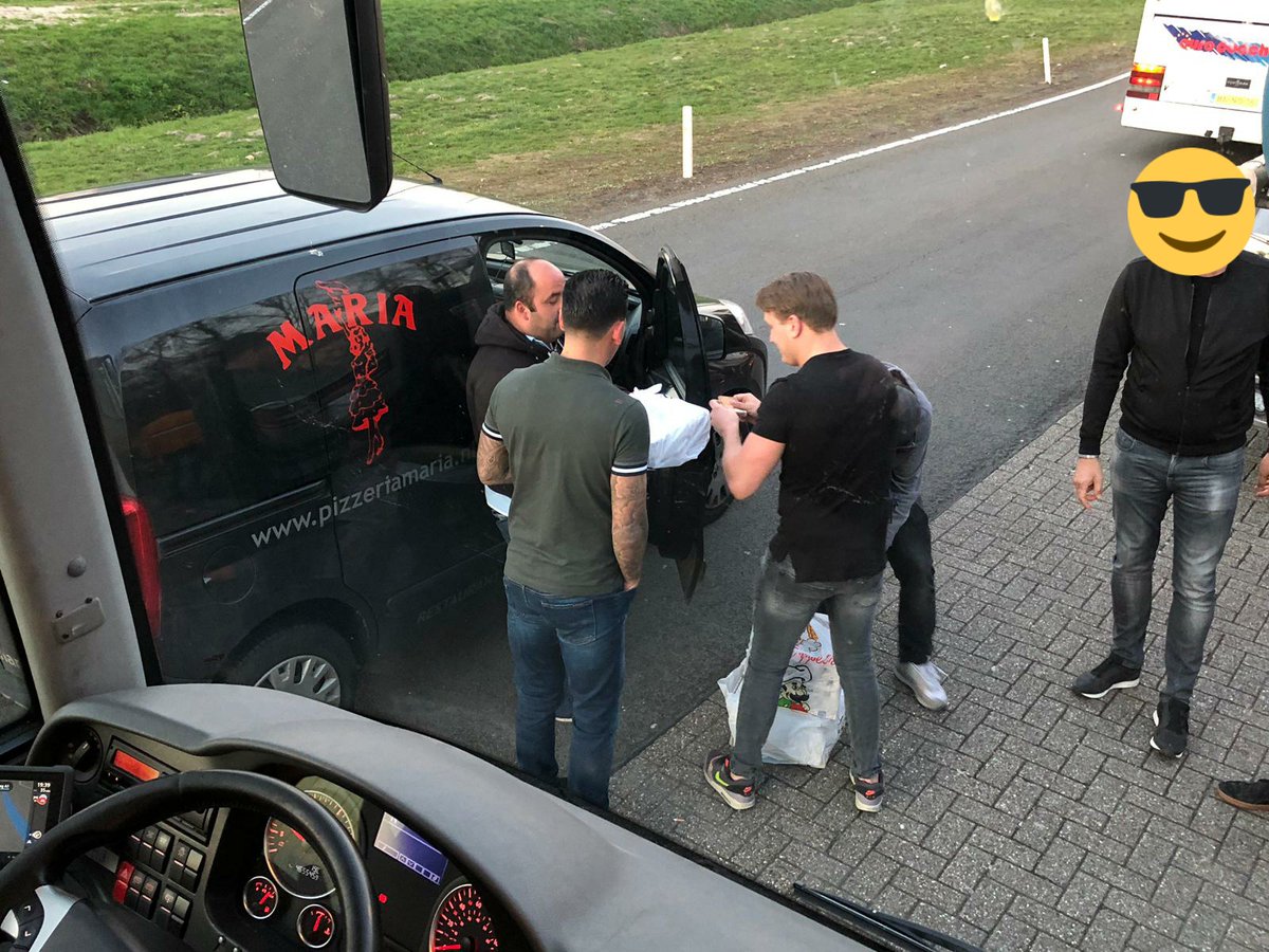 m_stichting's tweet photo. Awayday throwback; FC Twente uit in seizoen 18/19 🔵⚪ #fcdenbosch #twedbo https://t.co/y4mmMQfvHb