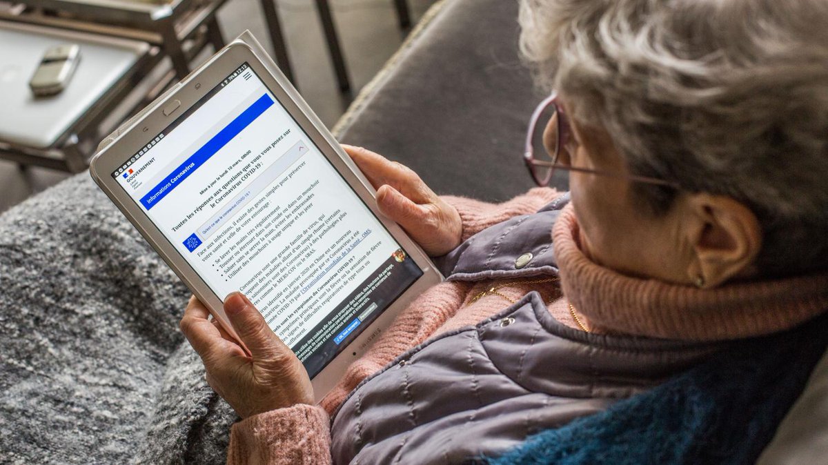 franceinfo's tweet photo. Coronavirus : un site internet permet d'évaluer ses symptômes et connaître la marche à suivre

https://t.co/Qmy4LH2fbo https://t.co/pvCoFyjAKU