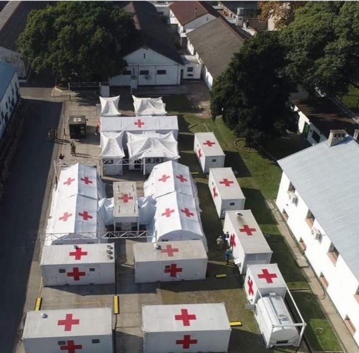miru2895z's tweet photo. El ejército preparando instalaciones sanitarias y ustedes sigen pensando que esto es una joda saliendo a la calle. A ver si toman un poco de conciencia. https://t.co/lHEjE4a1Si