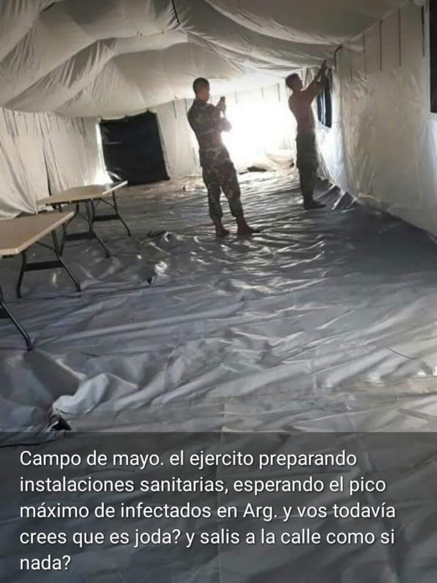 miru2895z's tweet photo. El ejército preparando instalaciones sanitarias y ustedes sigen pensando que esto es una joda saliendo a la calle. A ver si toman un poco de conciencia. https://t.co/lHEjE4a1Si