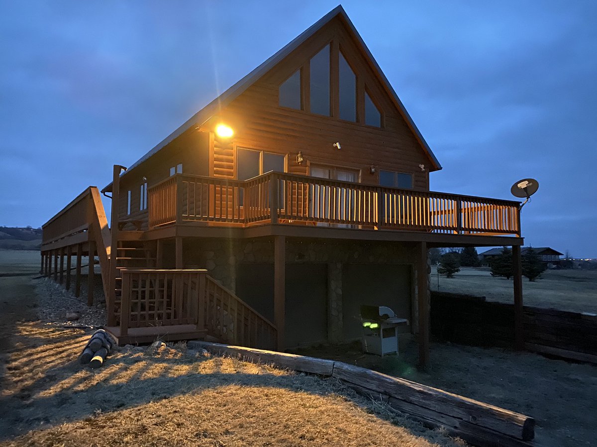 Shlick88's tweet photo. The dogs and I decided to retreat to our family cabin for some “social distancing” among all the chaos. Should prove to be an adventure #CabinIsolation https://t.co/9WZyQ0P3Q8