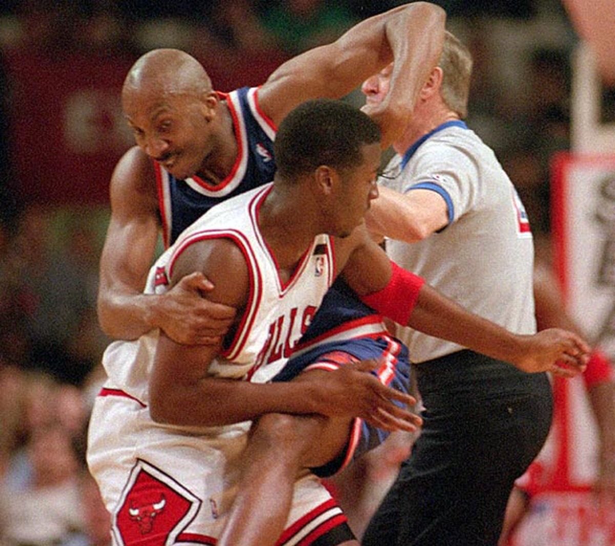 Okay, 10 votes in favor :)Let’s go!Throwback thread #1: The 1994 Bulls-Knicks seriesS/O  @jjl28  @Herring_NBA  @stillgottaChi  @mikedyce  @itsthebigs  @BawlSports  @bawlsports1  @cbefred  @russbengtson  @The1Tab  @Bulls_Peck  @jsabine214  @B_Craw4D  @camronsmith  @C4DUNK