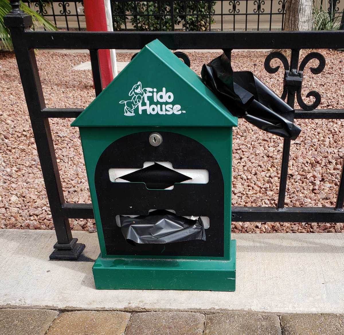 yale1974's tweet photo. I am searching out outdoor places I can enjoy that aren't home. Here is why I love The District at Green Valley Ranch. The best reason: It's dog friendly!
https://t.co/0wcrQ0B9Fv https://t.co/yu1IzbqtXk