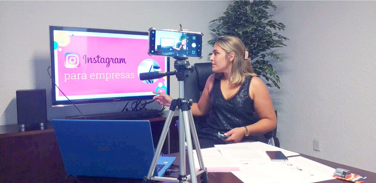 icadepuruguay's tweet photo. Todo pronto!
A las 15:00 comenzaremos nuestra primera capacitación virtual a cargo de @LeticiaVivaP, directora de @CREARcomunic
#Covid_19
#FormaciónADistancia #CapacitaciónADistancia
#elearning #Icadep #Uruguay
#HerramientasDigitales #Capacitación https://t.co/IlmNs6DHD6