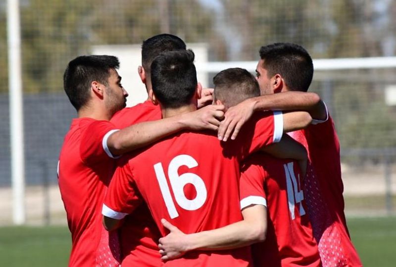 Area_Deportiva's tweet photo. PRIMERA EXTREMEÑA ⚽ | Ahora que estáis en casa es buen momento para elegir el once ideal con representantes de TODOS los equipos de nuestra zona👏💪

📊 ¡Vota por el ONCE IDEAL 1⃣1⃣ de Primera Extremeña durante la cuarentena! ⬇

📲 https://t.co/BgoAi6dKEe https://t.co/4Q0UCNDJOY