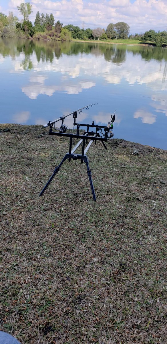 zarakikid's tweet photo. @DigitalMayne Needed to get out for a while bruh... Doing some fishing to ease my mind. Be safe my dude. 🤙 https://t.co/py4sh6YKPC
