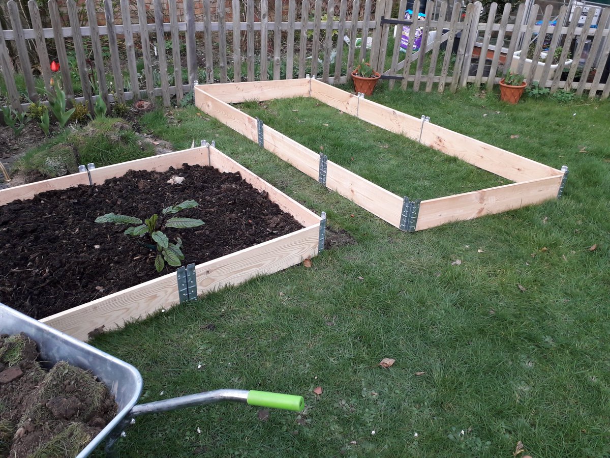 BDBFood's tweet photo. Part of our garden has now been converted into an allotment to grow salad vegetables using our homemade compost. @BDBFood #Sustainableliving #WellbeingMyTopPriority #ReducingFoodMiles https://t.co/OzONcBqB8s