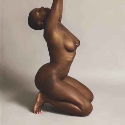 samlowkey247's tweet image. If you see me alone in the room like this what will you do? 😍