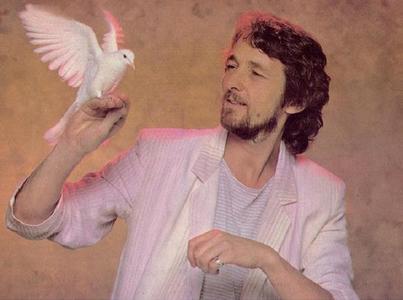 FELIZ CUMPLEAÑOS - HAPPY BIRTHDAY: \\ ROGER HODGSON \\ (70)   