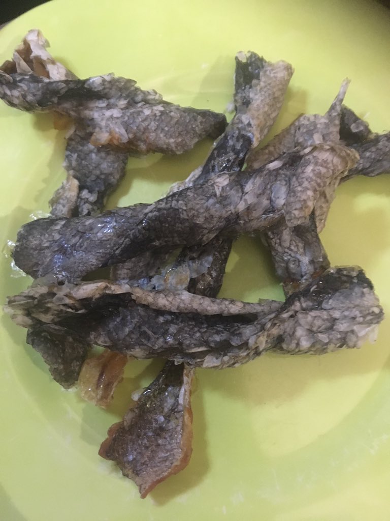 CJ Jackson (@cjkentseafood) on Twitter photo @DebbieCGF @eastcoastavocet @fishisthedish <a href="/Hastings_Fish/">Hastings Fish</a> I’m on a waste not want not mission... bought fish home from <a href="/SeafoodSchool/">The Seafood School at Billingsgate</a> and <a href="/BillingsgateCoL/">Billingsgate Market</a> yesterday... all has been minced, breaded or vac-packed for freezer and my family think I’m potty for drying the skin to make fish crisps for my pup! Xxx @DebbieCGF @eastcoastavocet @fishisthedish <a href="/Hastings_Fish/">Hastings Fish</a> I’m on a waste not want not mission... bought fish home from <a href="/SeafoodSchool/">The Seafood School at Billingsgate</a> and <a href="/BillingsgateCoL/">Billingsgate Market</a> yesterday... all has been minced, breaded or vac-packed for freezer and my family think I’m potty for drying the skin to make fish crisps for my pup! Xxx