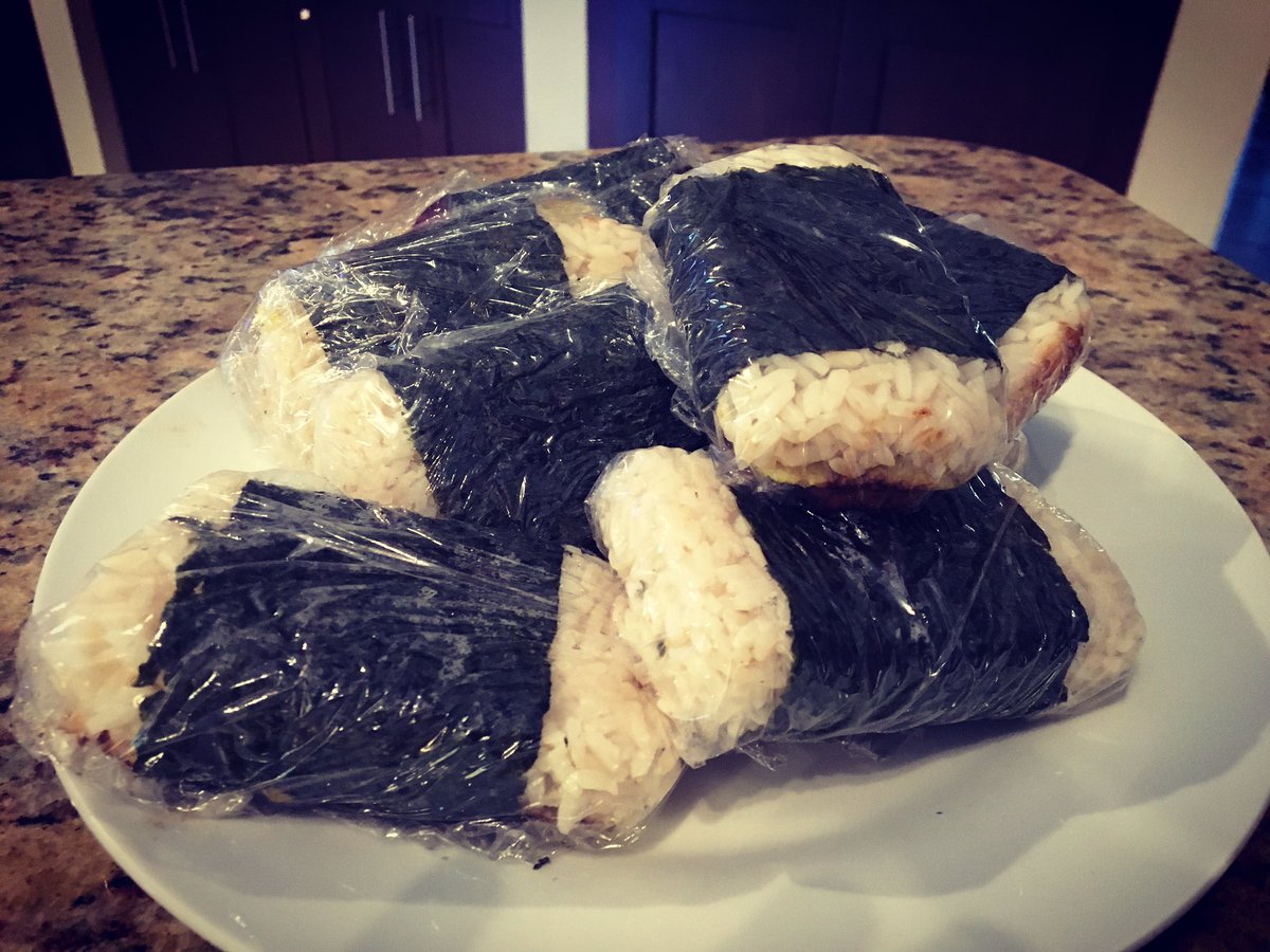 Bneswiacheny's tweet image. #Apocalypse #snacking done right! We #experimented and re-created one of my favorite #Japanese #convenientstore #treats,
#SpamAndEgg #Musubi. #SaturdayNight