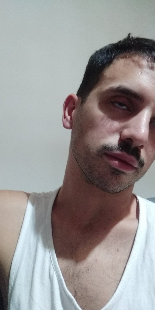 Elaionel's tweet photo. Creo que sí veo otra persona hacer tiktok gritaré. https://t.co/rQBEbdI4VJ