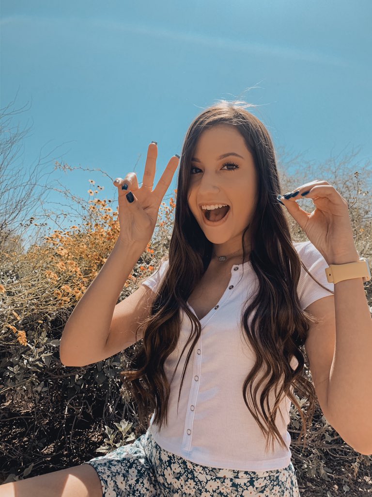 juliethurtado8's tweet image. Goodbye teenage years🥳 #20