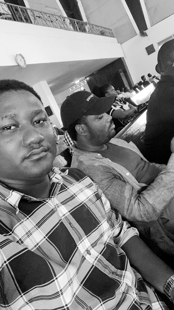 stunna_627's tweet photo. This fool playing pubG in church. 🤦🏾♂️. #kickingthings #brotherhood #funeral. https://t.co/WDkzE7orKE
