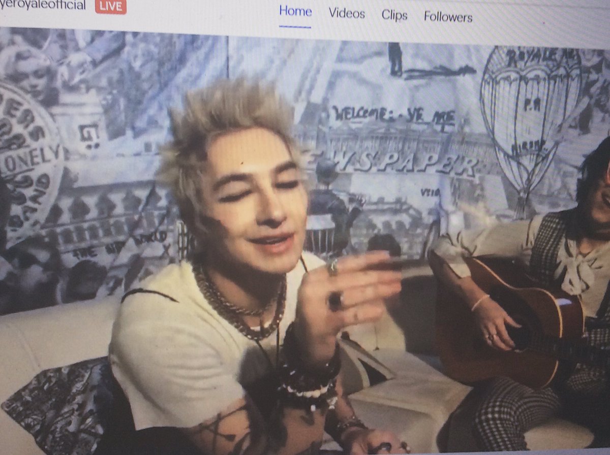 Day 8 of quarantine: watched a man I stan give a makeup tutorial on how to do a face countour with nutella but really the  #LonelyWithPalayeRoyale stream was really fun