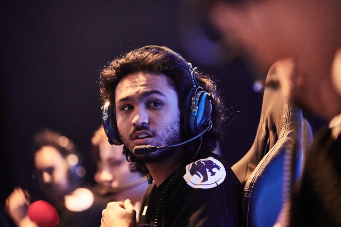 View image on Twitter